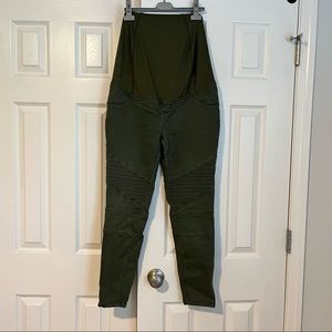 Maternity jeggings size 6